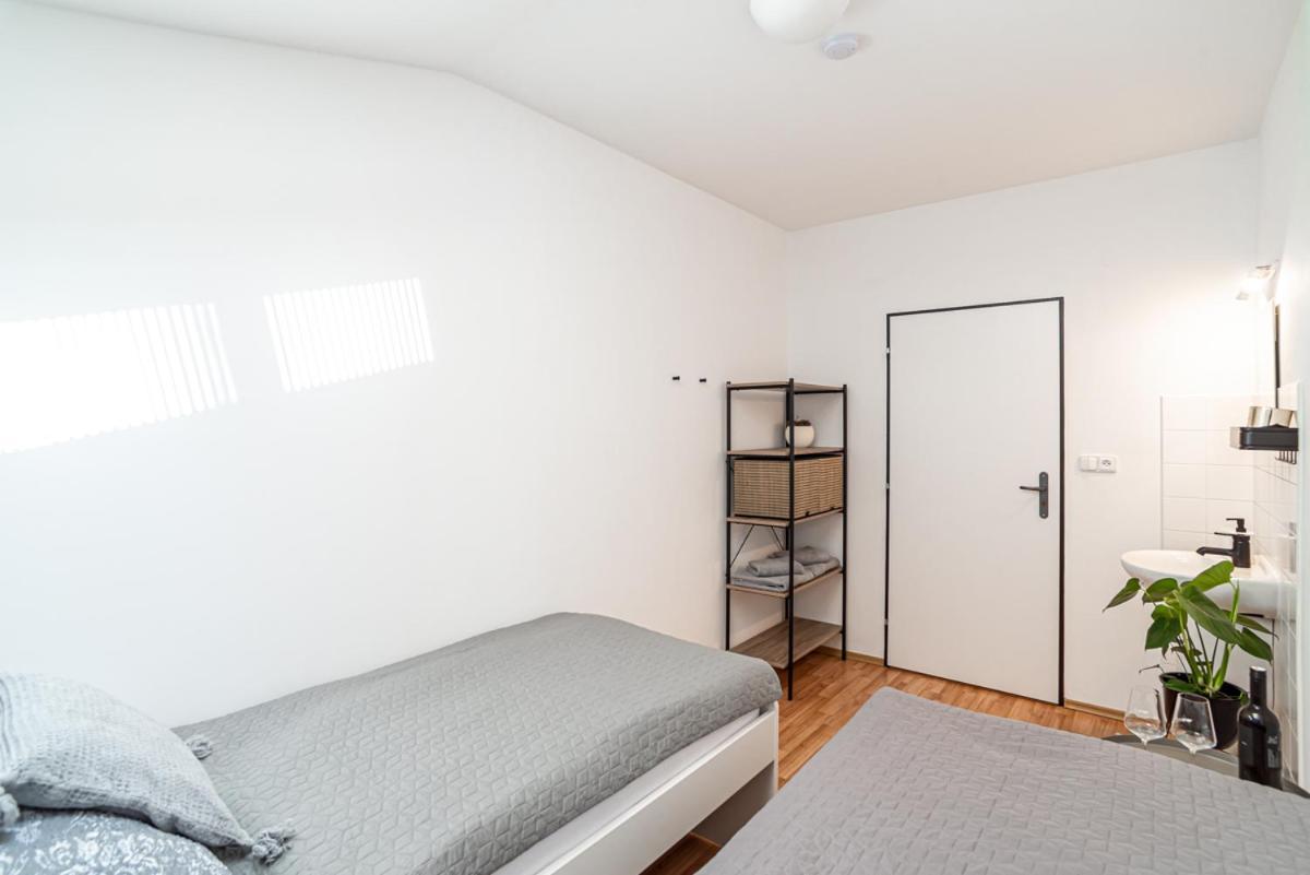 Penzion Vinarstvi W18 Вельке-Биловице Экстерьер фото