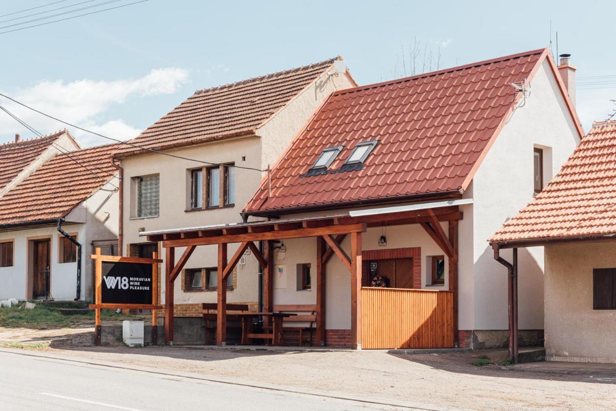 Penzion Vinarstvi W18 Вельке-Биловице Экстерьер фото