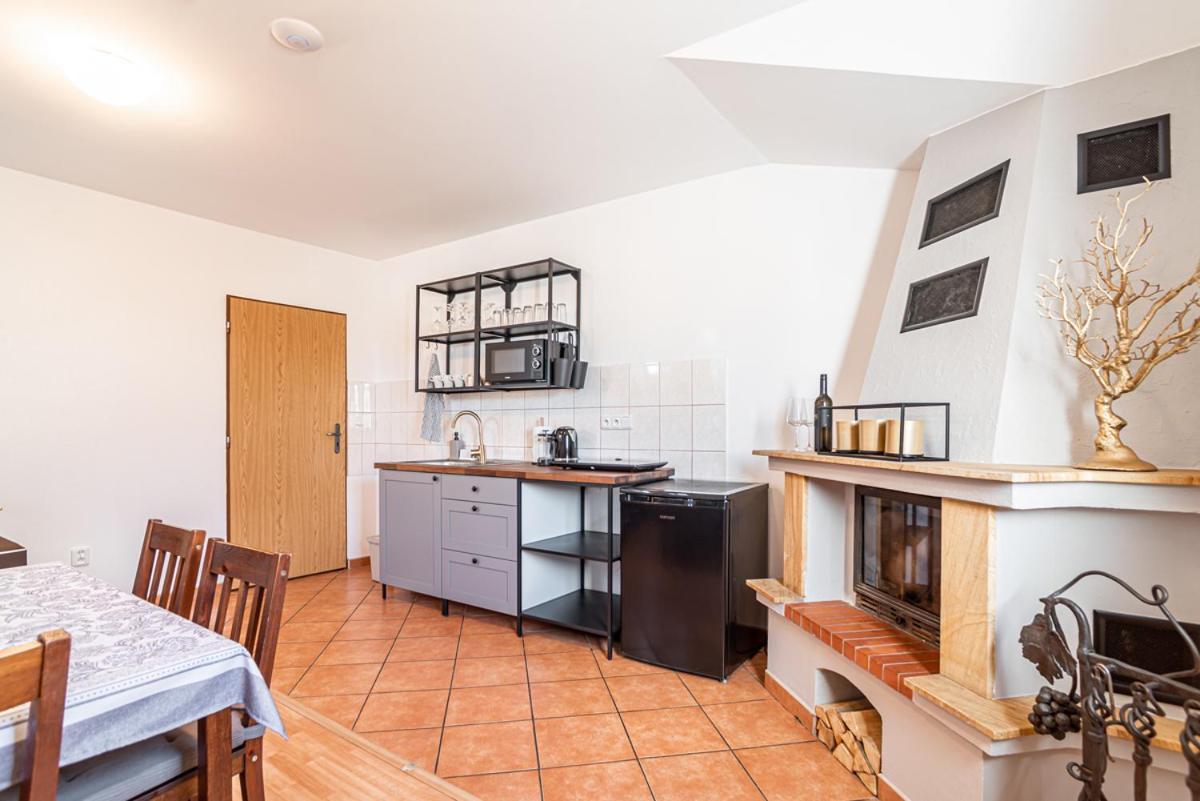 Penzion Vinarstvi W18 Вельке-Биловице Экстерьер фото