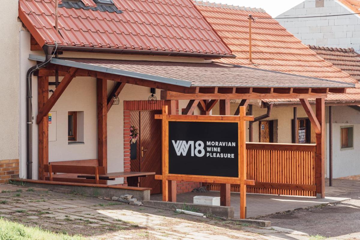 Penzion Vinarstvi W18 Вельке-Биловице Экстерьер фото